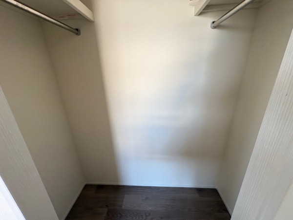 収納　同物件別部屋のお写真になります。左右対称のお部屋の写真の場合