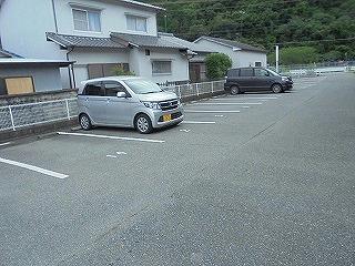 【レオパレス北野の駐車場】