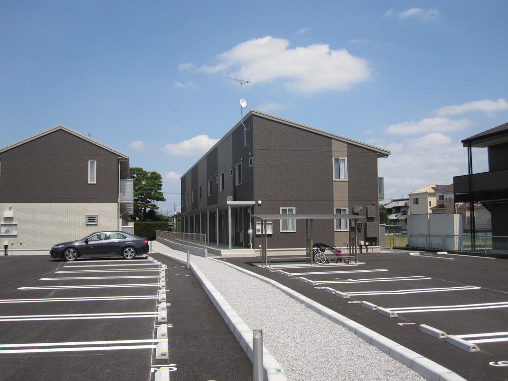 建物外観　ルッソ　現地で待ち合わせでのご案内も承ります