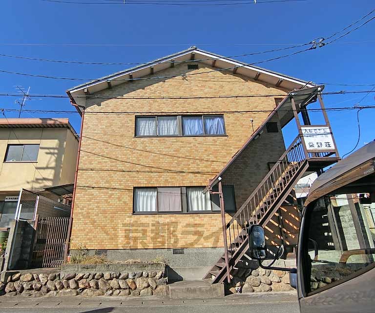 京都市南区久世東土川町のアパートの建物外観