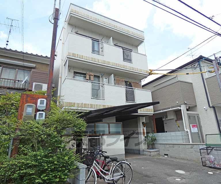 京都市伏見区向島中之町のマンションの建物外観
