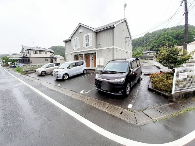 【柴田郡柴田町大字船岡のアパートの駐車場】