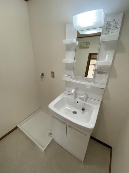 【寝屋川市仁和寺本町のマンションの洗面設備】