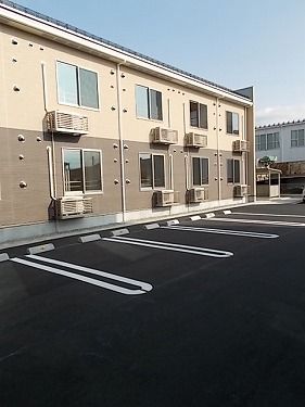 【福井市西開発のアパートの駐車場】