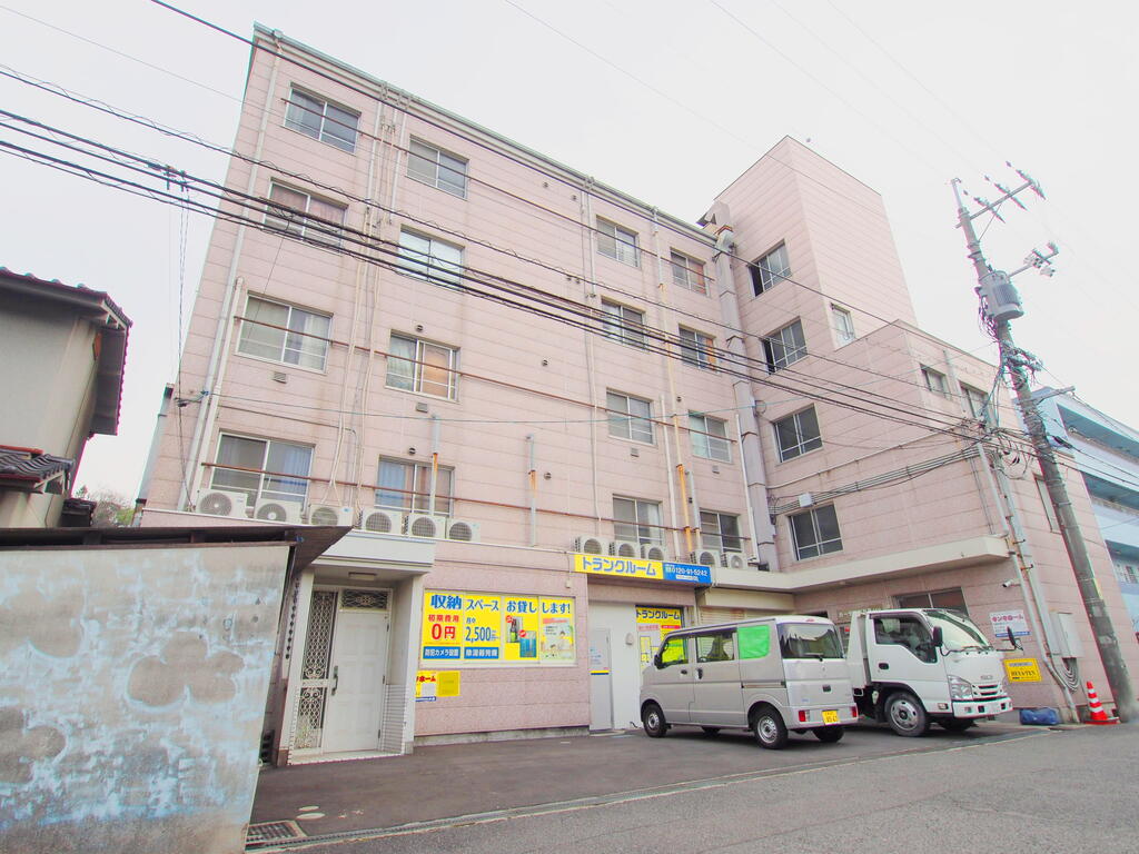 安芸郡海田町月見町のマンションの建物外観