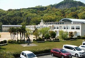 中学校　御津中学校（中学校）まで1218m