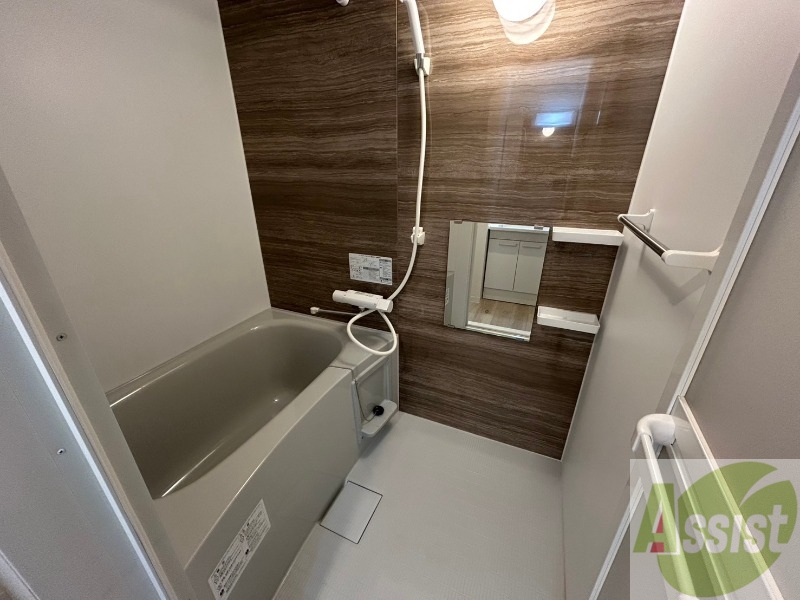 バス・シャワールーム　お風呂になります。一日の疲れを癒してくださいね。