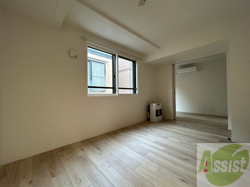 居室・リビング　広々としたリビングですね。使い勝手がよさそうですね！