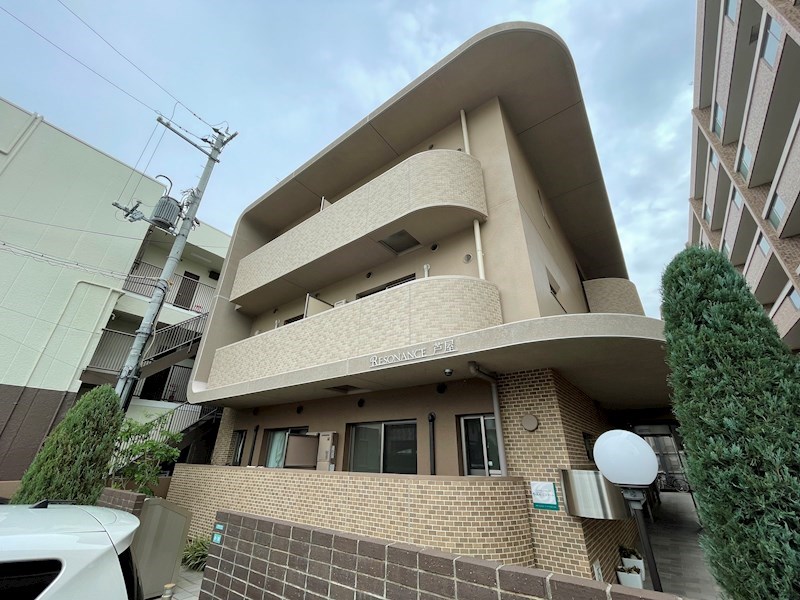 芦屋市茶屋之町のマンションの建物外観