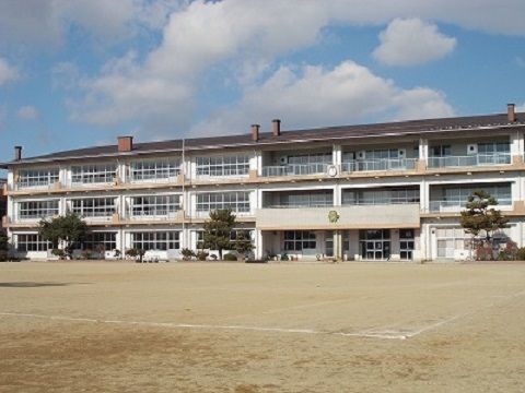 【メゾン　コンフォルトＢの小学校】