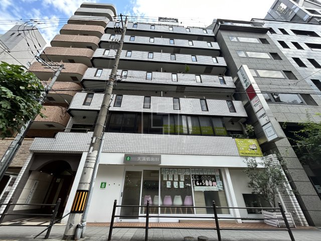 【大阪市中央区内平野町のマンションの建物外観】