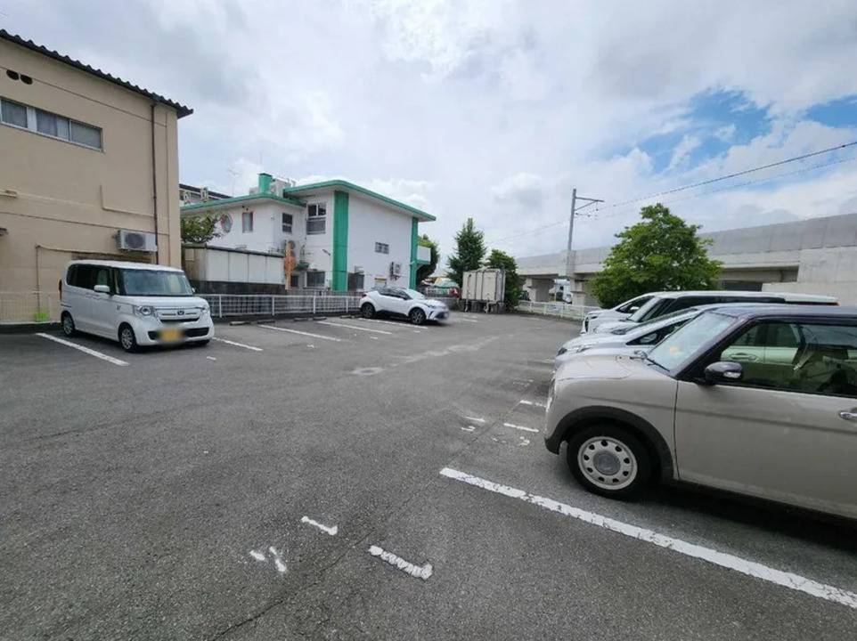 駐車場　駐車場