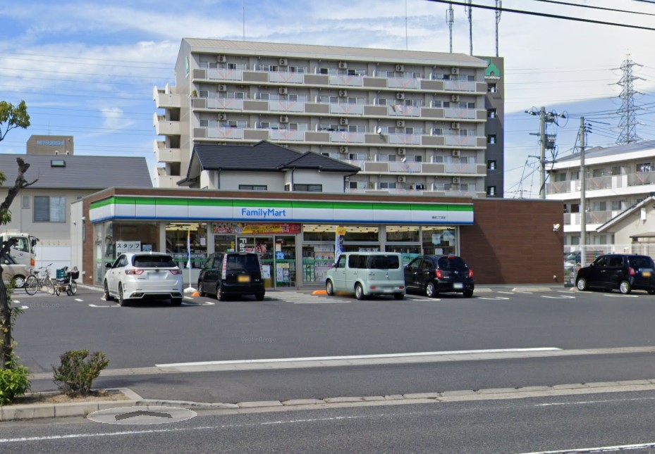 コンビニ　ファミリーマート福成二丁目店（コンビニ）まで275m