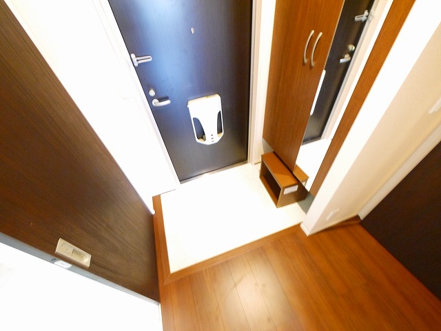 玄関　落ち着いた玄関です