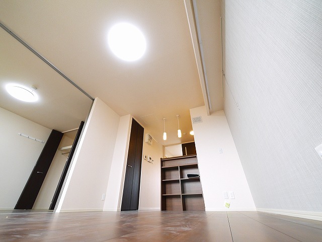 居室・リビング　こちらのリビングで趣味の時間をお楽しみください