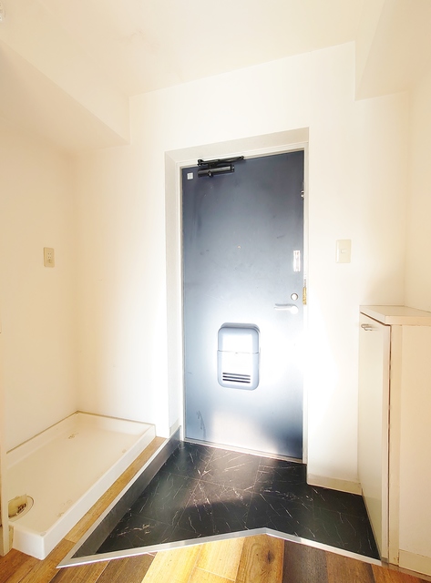 玄関　玄関・シューズＢＯＸ付・室内洗濯機置き場