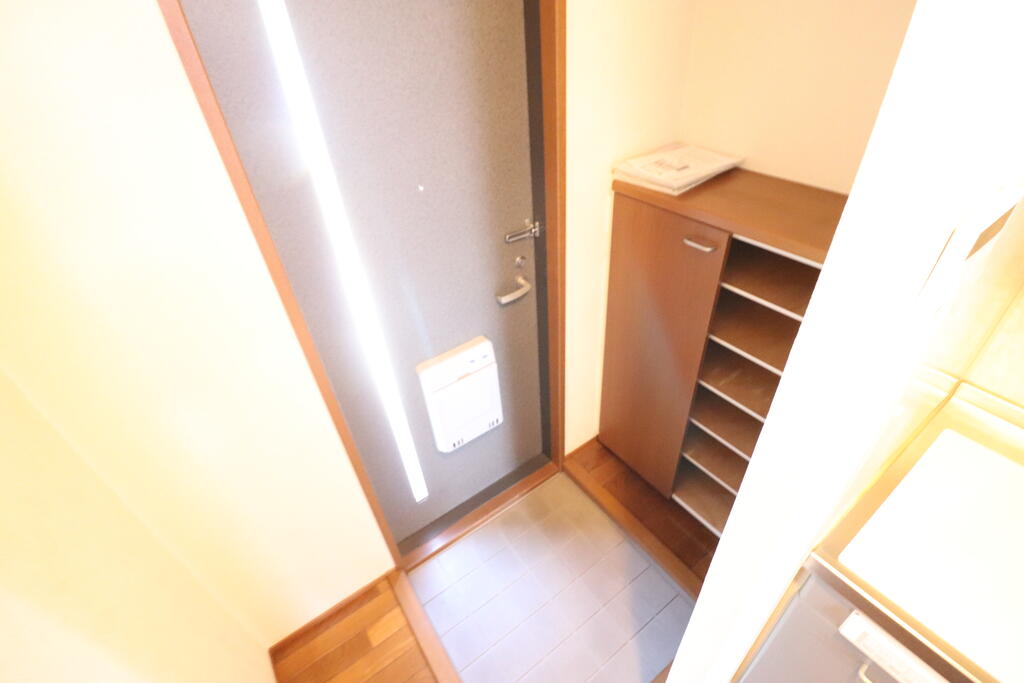 玄関　玄関です！下駄箱付きです！