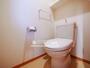 トイレ　トイレは快適な温水洗浄暖房便座付き