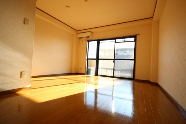 居室・リビング　おしゃれな居間です※別号室の写真です