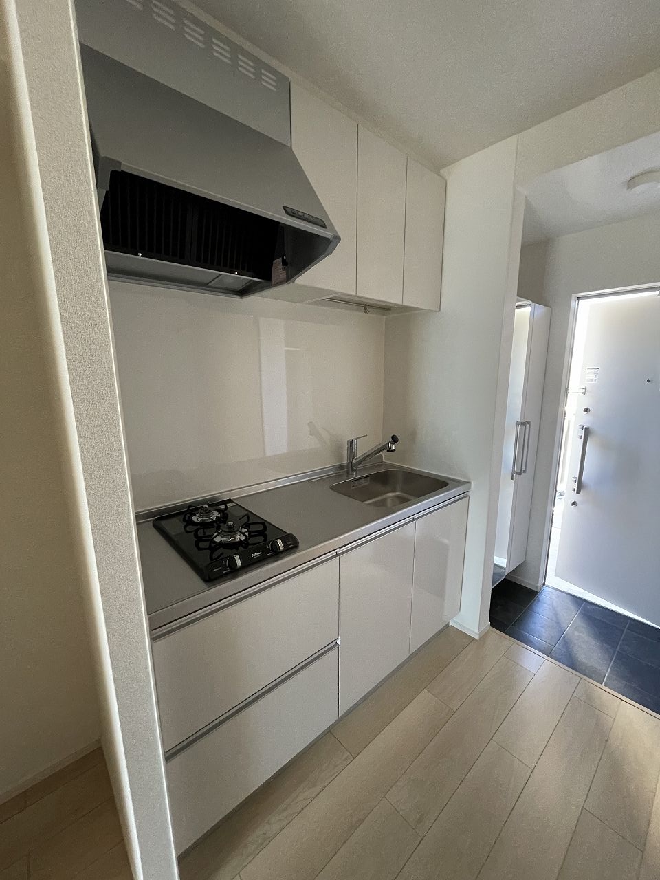 キッチン　同物件、別タイプの部屋の写真です