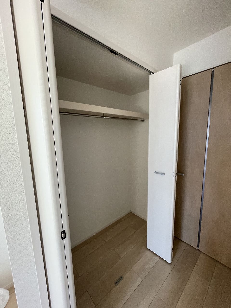 収納　同物件、別タイプの部屋の写真です