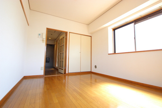 居室・リビング　※別部屋の写真です