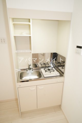 キッチン　コンパクトなキッチンで掃除もラクラク
