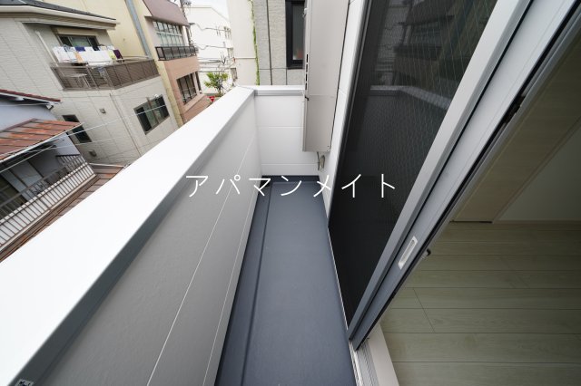 バルコニー　陽当たり良好なバルコニーです