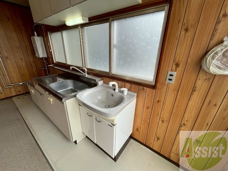 洗面設備　こちらに洗面台があります。朝の洗顔はこちらで。