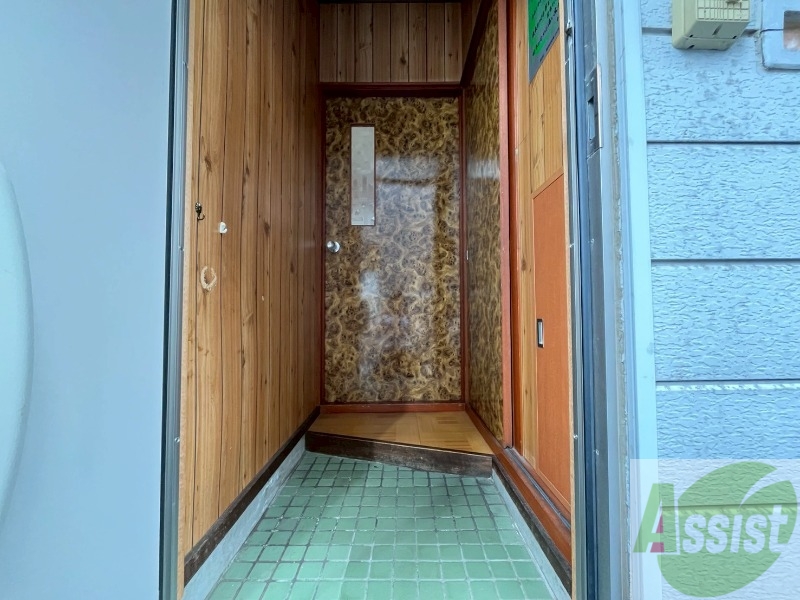 玄関　玄関の様子です。明るい印象ですね。気分もあがりそう。