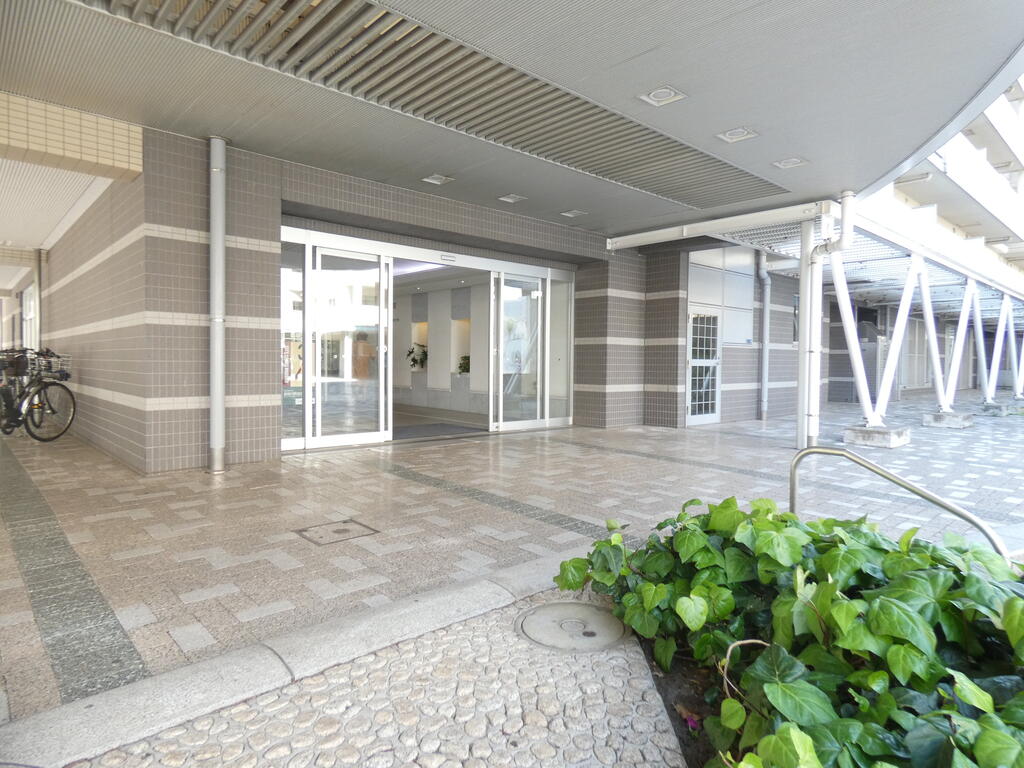 エントランス　エントランス