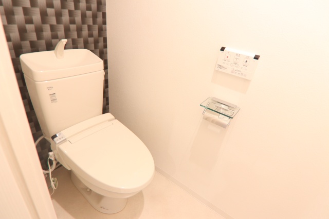 トイレ　※別室の参考写真の為、現況優先です。