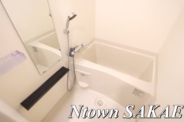 バス・シャワールーム　落ち着いた空間のお風呂です