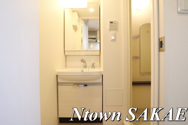 洗面設備　朝の身支度には欠かせない独立洗面化粧台