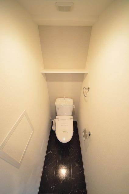 トイレ　☆清潔感あるシャワートイレ☆