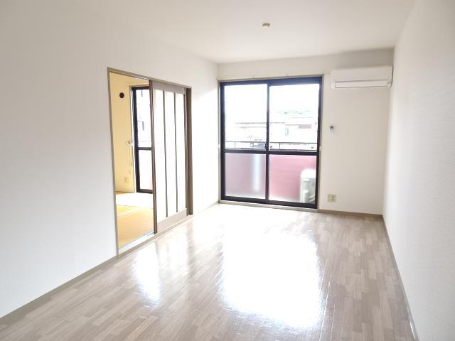 居室・リビング　広いリビング