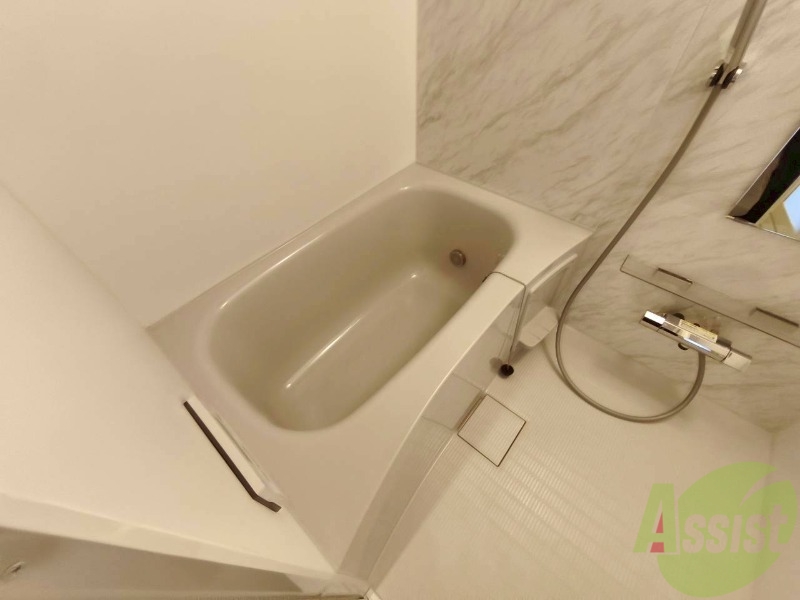 バス・シャワールーム　お風呂になります。一日の疲れを癒してくださいね。