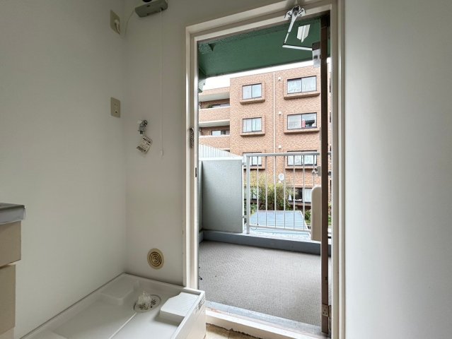 玄関　※別部屋参考写真※