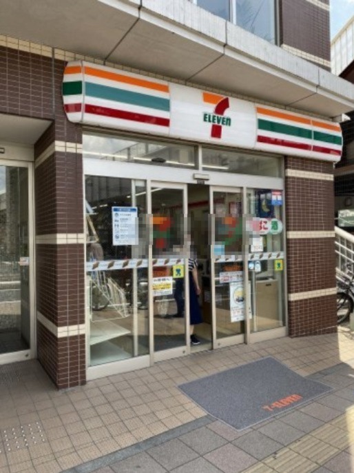 コンビニ　セブン-イレブン 横浜反町駅前店（コンビニ）まで652m