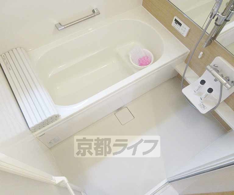 バス・シャワールーム　ピッカピカなお風呂！