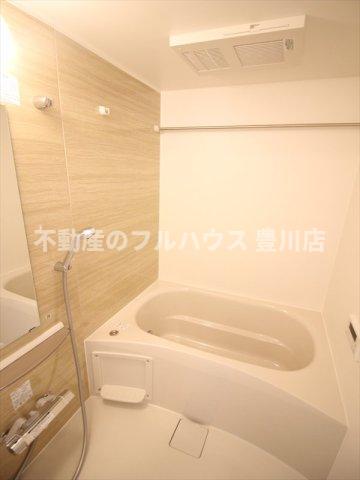 バス・シャワールーム　写真は同型タイプ別物件