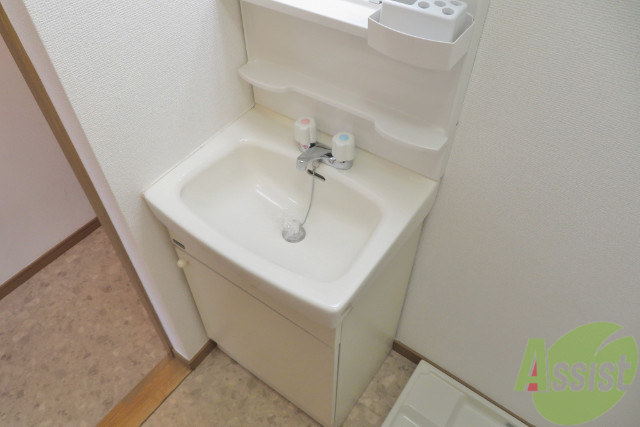 洗面設備　独立洗面台がありました。朝の身支度はこちらで。