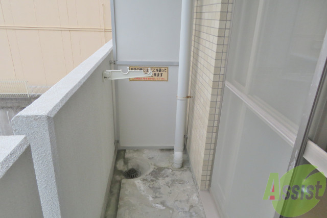 バルコニー　バルコニーはコチラです。洗濯物がほせますね