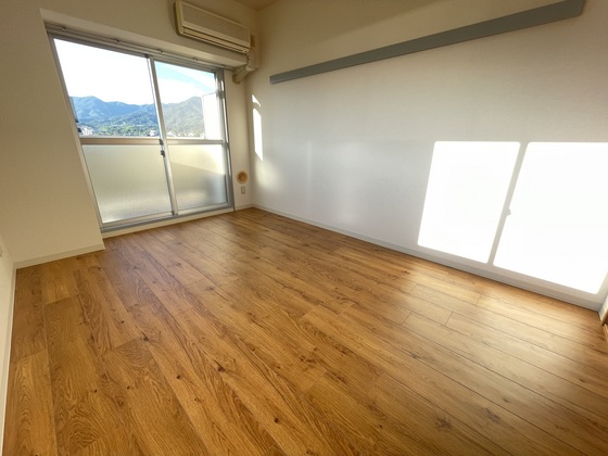 居室・リビング　※別部屋の写真です