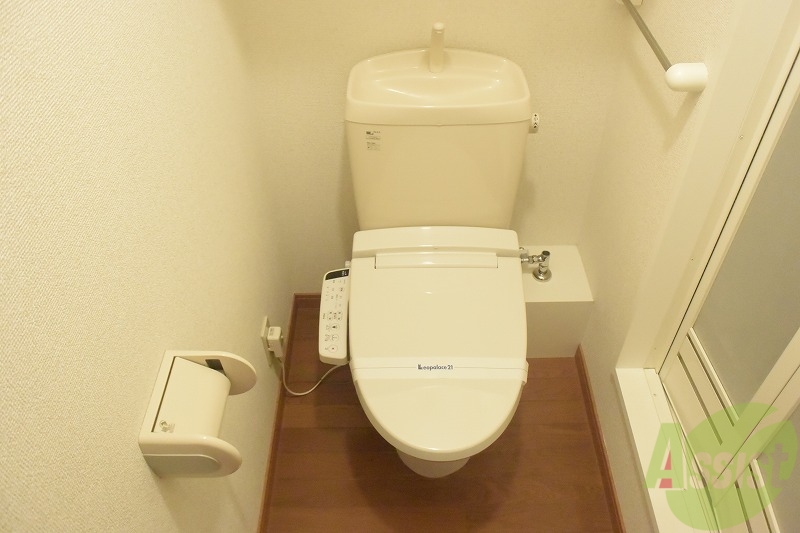 その他　温水洗浄便座付きです。