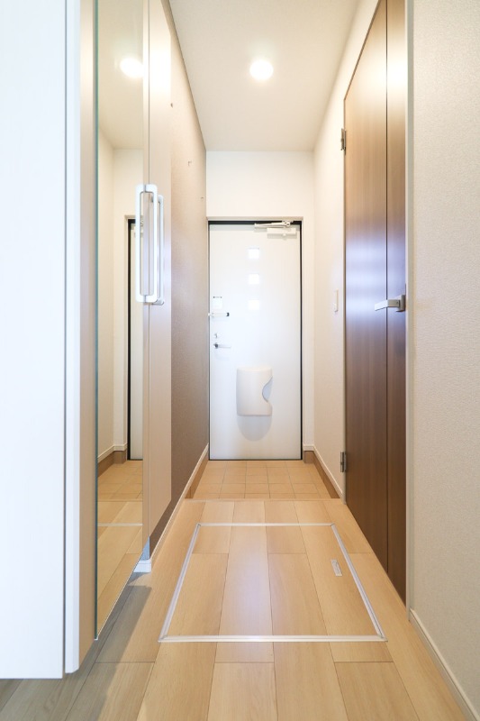 玄関　図面と現状に相違がある場合には現状を優先