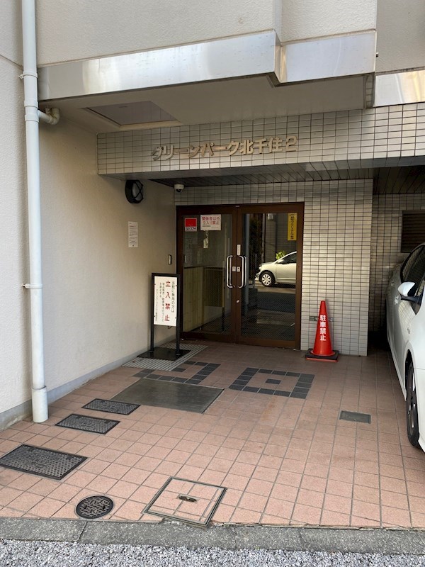 エントランス　分譲賃貸マンション