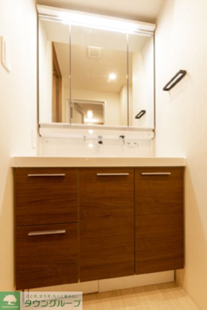 洗面設備　※写真は同タイプ住戸です。