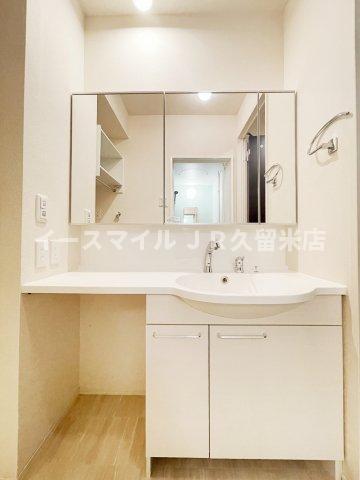 洗面設備　独立洗面台で身支度をすべて済ませてしまいましょう