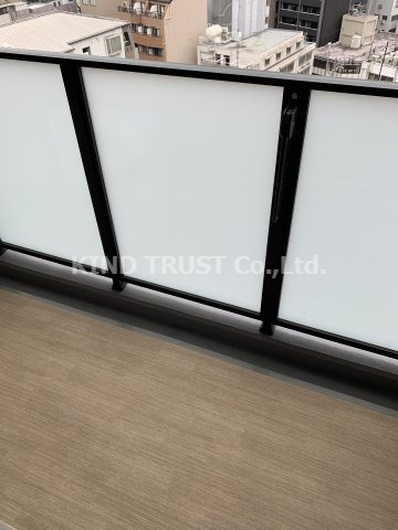 バルコニー　開放的で明るい空間を演出してくれるバルコニーです